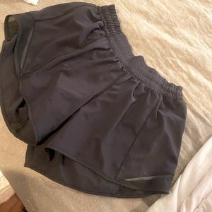 Lululemon Hotty Hot Low-Rise Lined Short 4"
